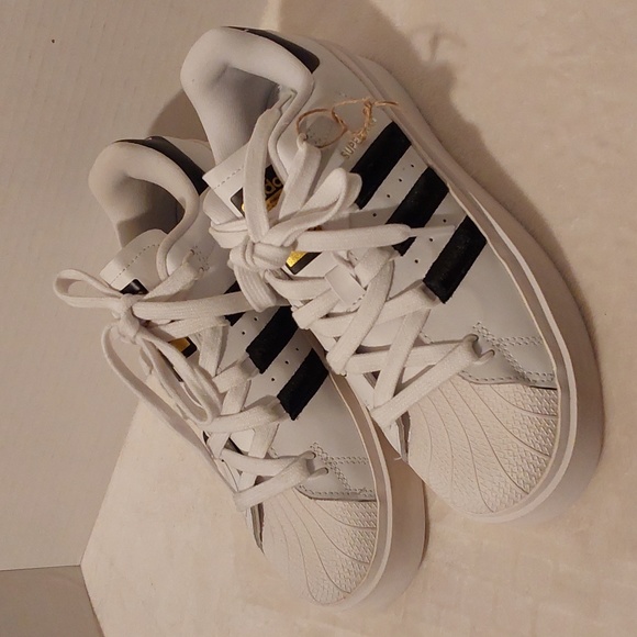 Adidas Women's Superstars Bonega Sneakers Size 7 Black & White/ Gold Metallic - Picture 7 of 9